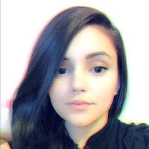 Meet your Posher, Alejandra